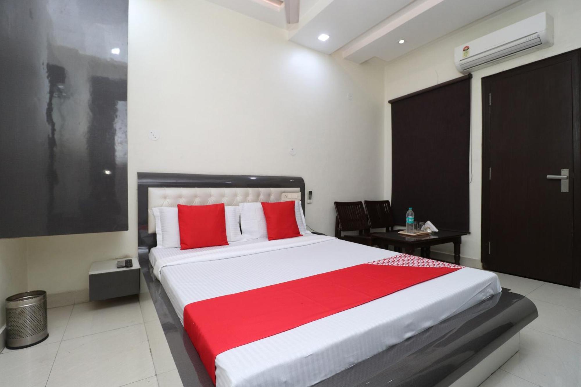 Oyo 29637 Hotel Kakkar Ludhiana Luaran gambar