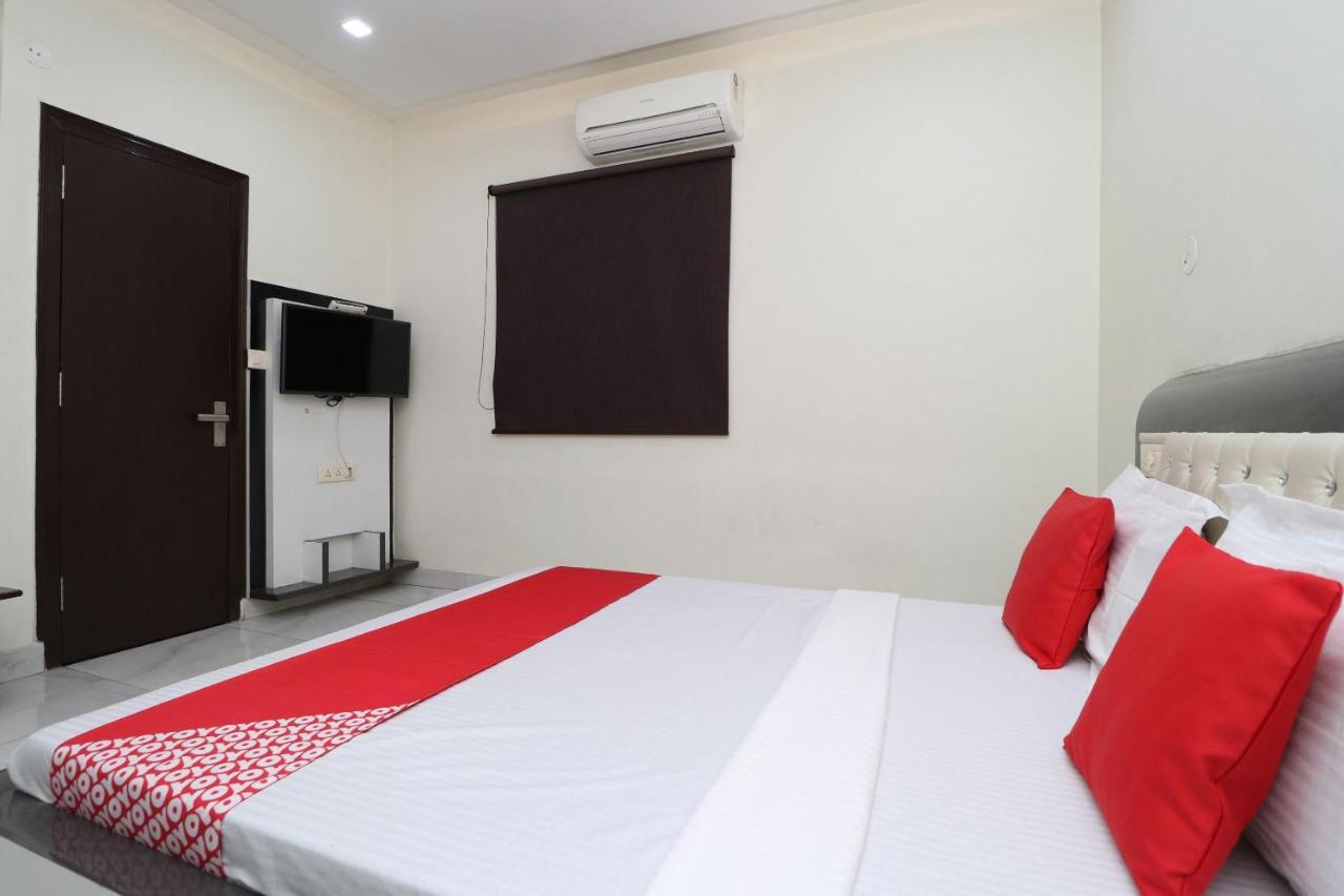 Oyo 29637 Hotel Kakkar Ludhiana Luaran gambar