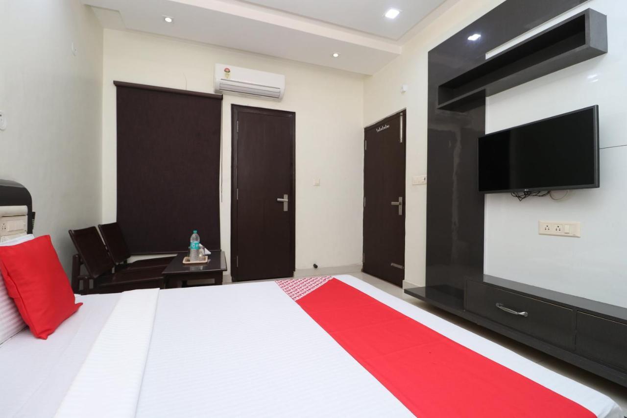 Oyo 29637 Hotel Kakkar Ludhiana Luaran gambar