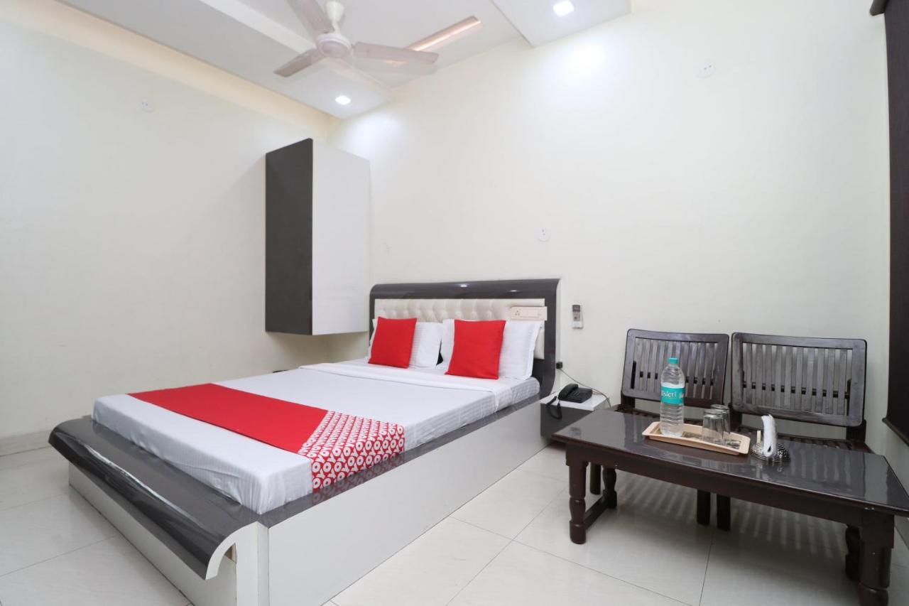 Oyo 29637 Hotel Kakkar Ludhiana Luaran gambar